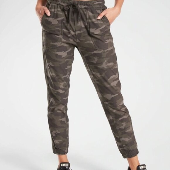 Athleta Camo Farallon Jogger 4 Tall - Picture 1 of 5